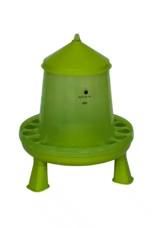 Comedero para pollo con patas verdes